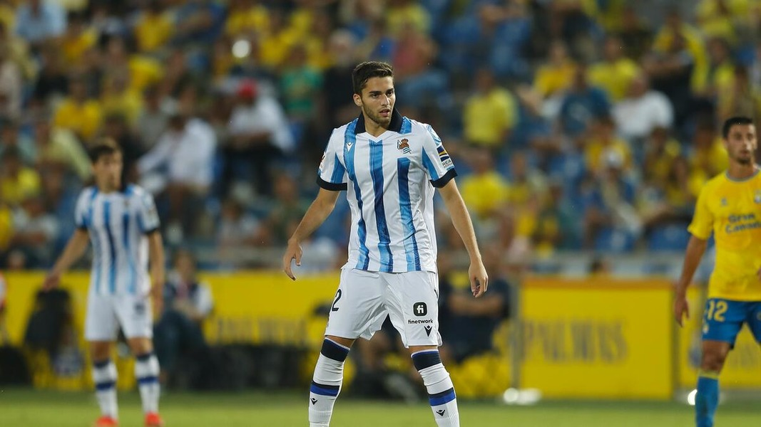 С момента своего дебюта в «Реал Сосьедаде» Арсен Захарян не отметился результативными действиями. Источник фото – www.realsociedad.eus