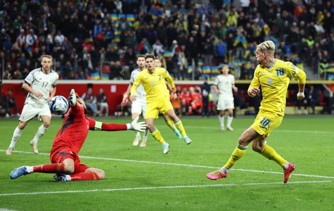 Во втором тайме матча сборная Украины создала немало опасных моментов, но не смогла реализовать их. Источник фото – www.uefa.com