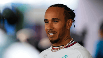 Хэмилтон сможет продлить контракт с «Феррари» на 2027 год по личному решению