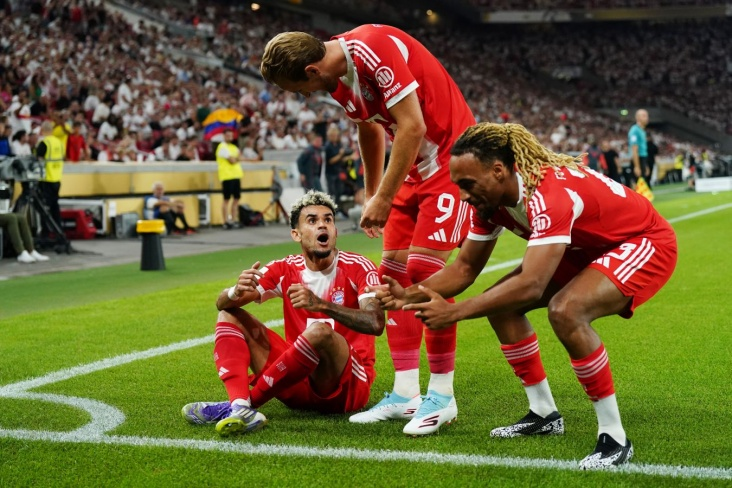 Луис Диас празднует победный гол в Суперкубке Германии. Фото: Championat.com