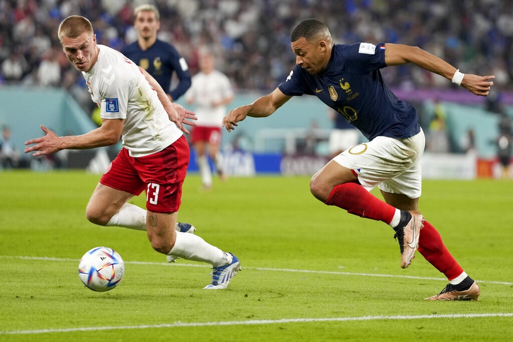 Кильян Мбаппе вырывается на первое место в гонке снайперов