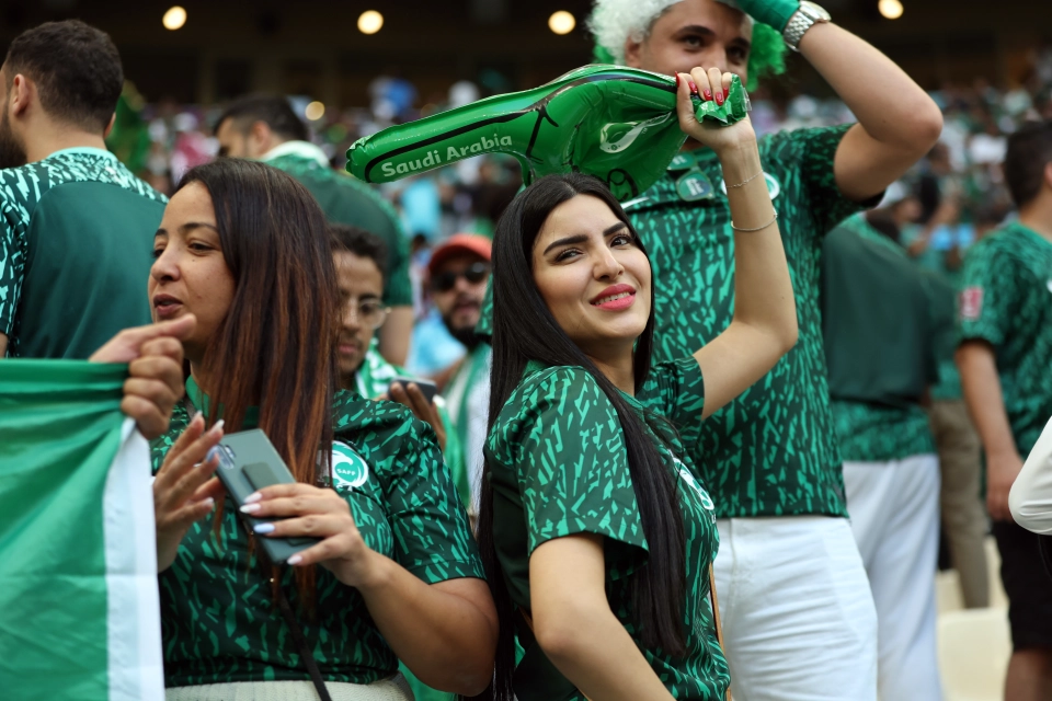 Мачт завершился, а празднования только начинаются