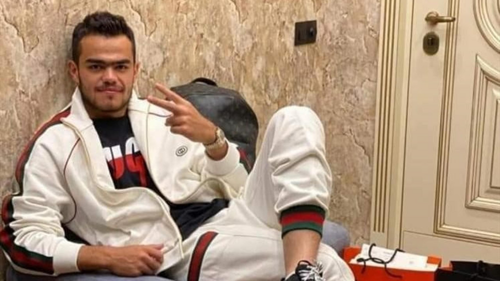 Остон Урунов