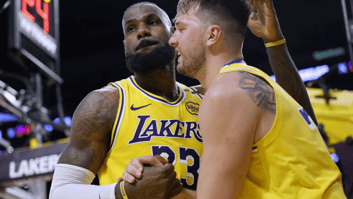 «Нью-Йорк» нанёс поражение «Лейкерс», Дончич оформил дабл-дабл 