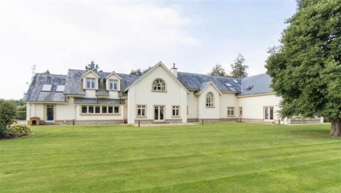 Конор заплатил 2 млн. фунтов стерлингов за резиденцию The Paddocks