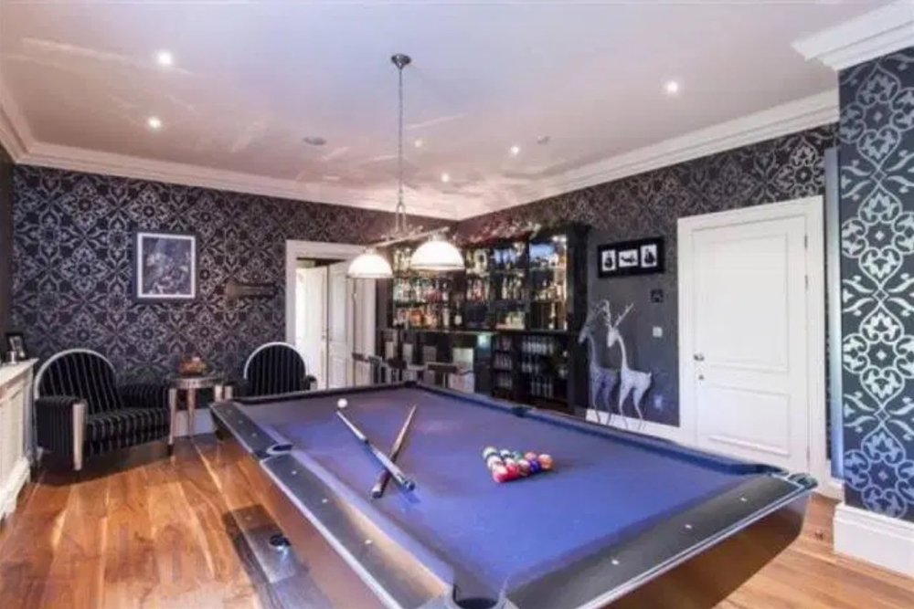 Бильярдная