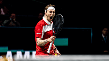 Бублик вырвал победу у Хуркача и впервые прошёл во второй круг в Роттердаме