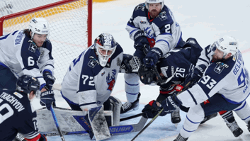 «Металлург» начал серию с победы: Ткачёв и Вовченко вывели команду вперёд над «Торпедо»