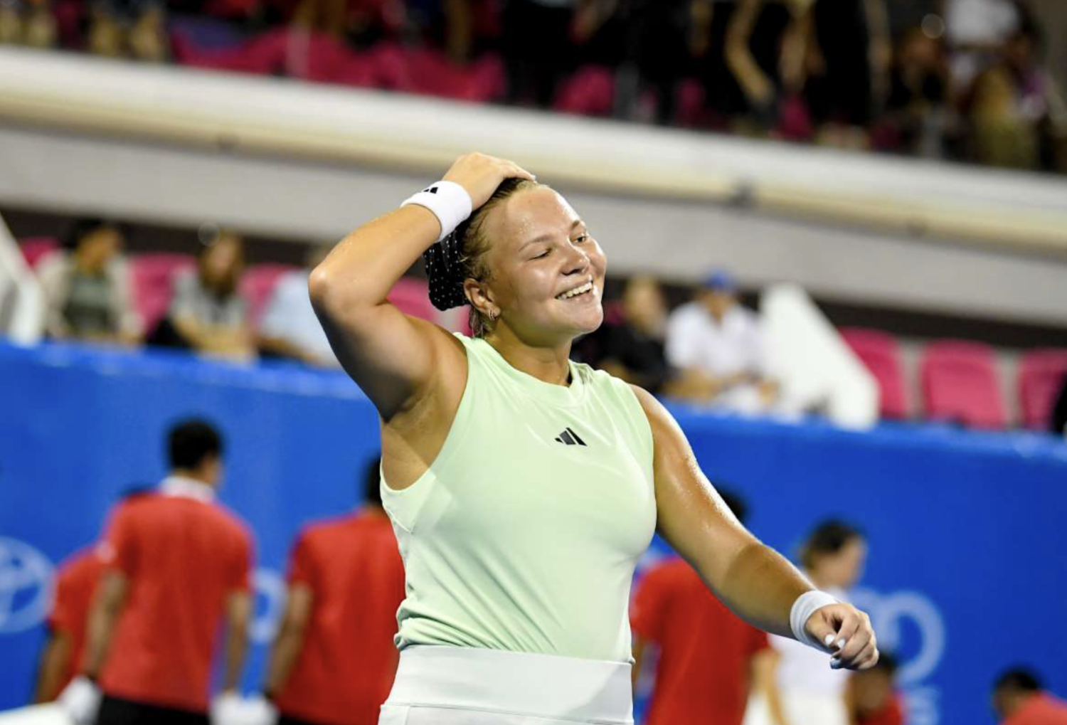 Шнайдер в двух сетах одолела Волынец в Чарльстоне и вышла в третий круг на грунте